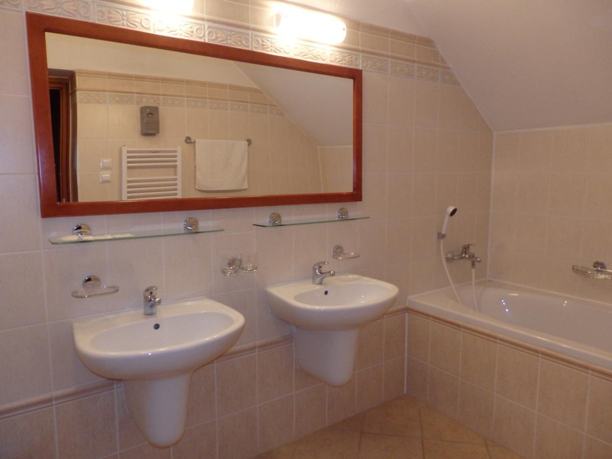Wellness Hotel Kastiel Jaslovské Bohunice חדר תמונה